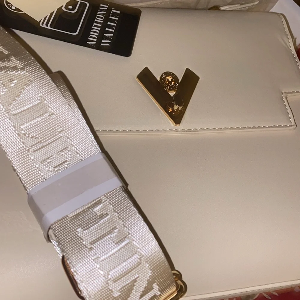 Valentino NWT crossbody with bonus coin wallet - Picture 6 of 12